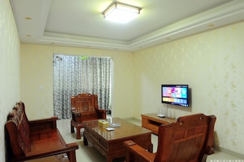 celebrity apartment hotel