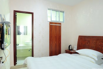 celebrity apartment hotel