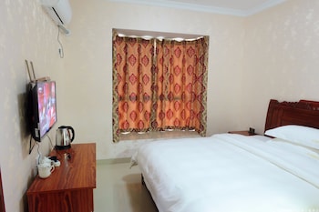 celebrity apartment hotel