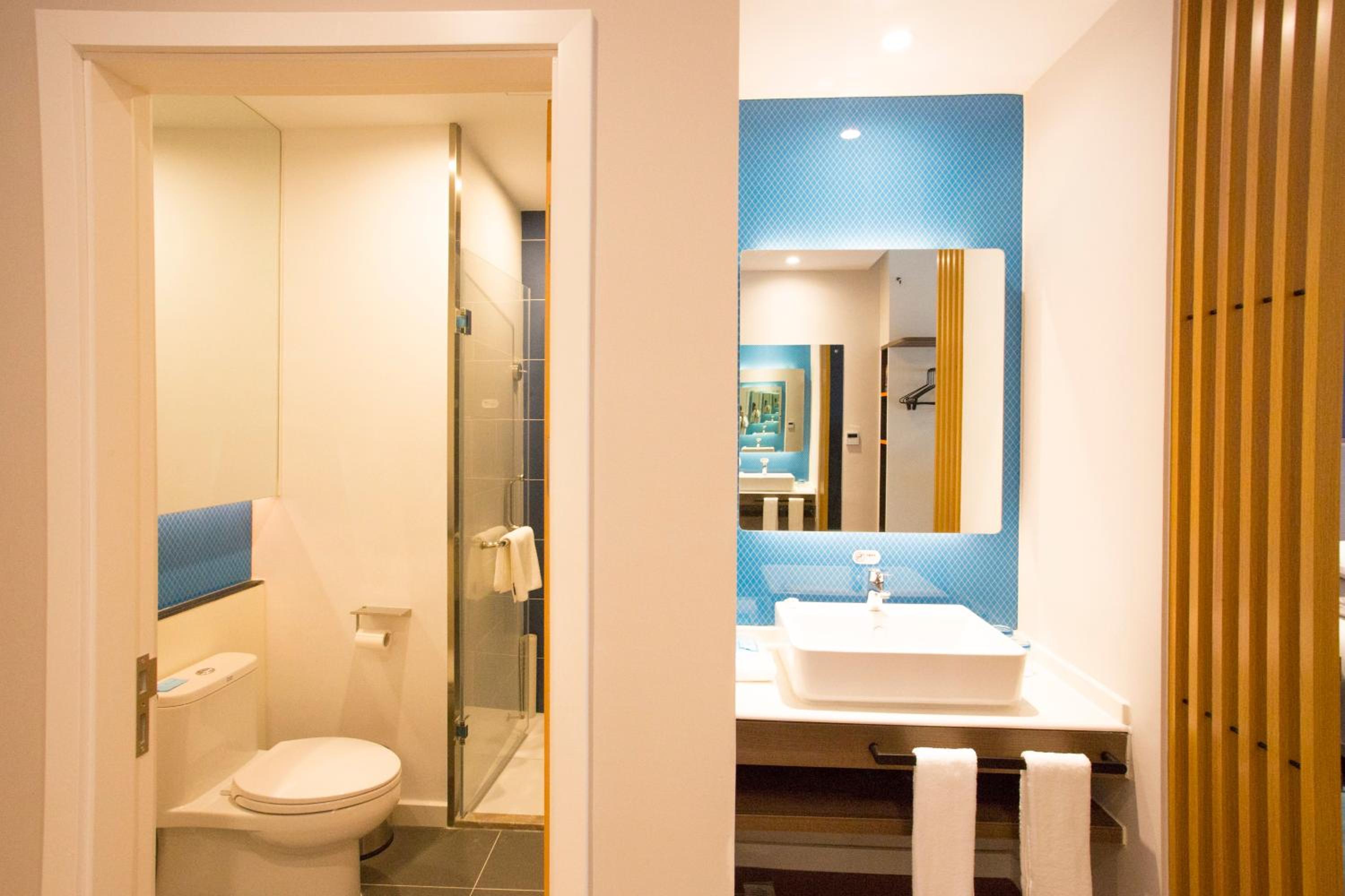 holiday inn express wuhan optical valley an ihg hotel