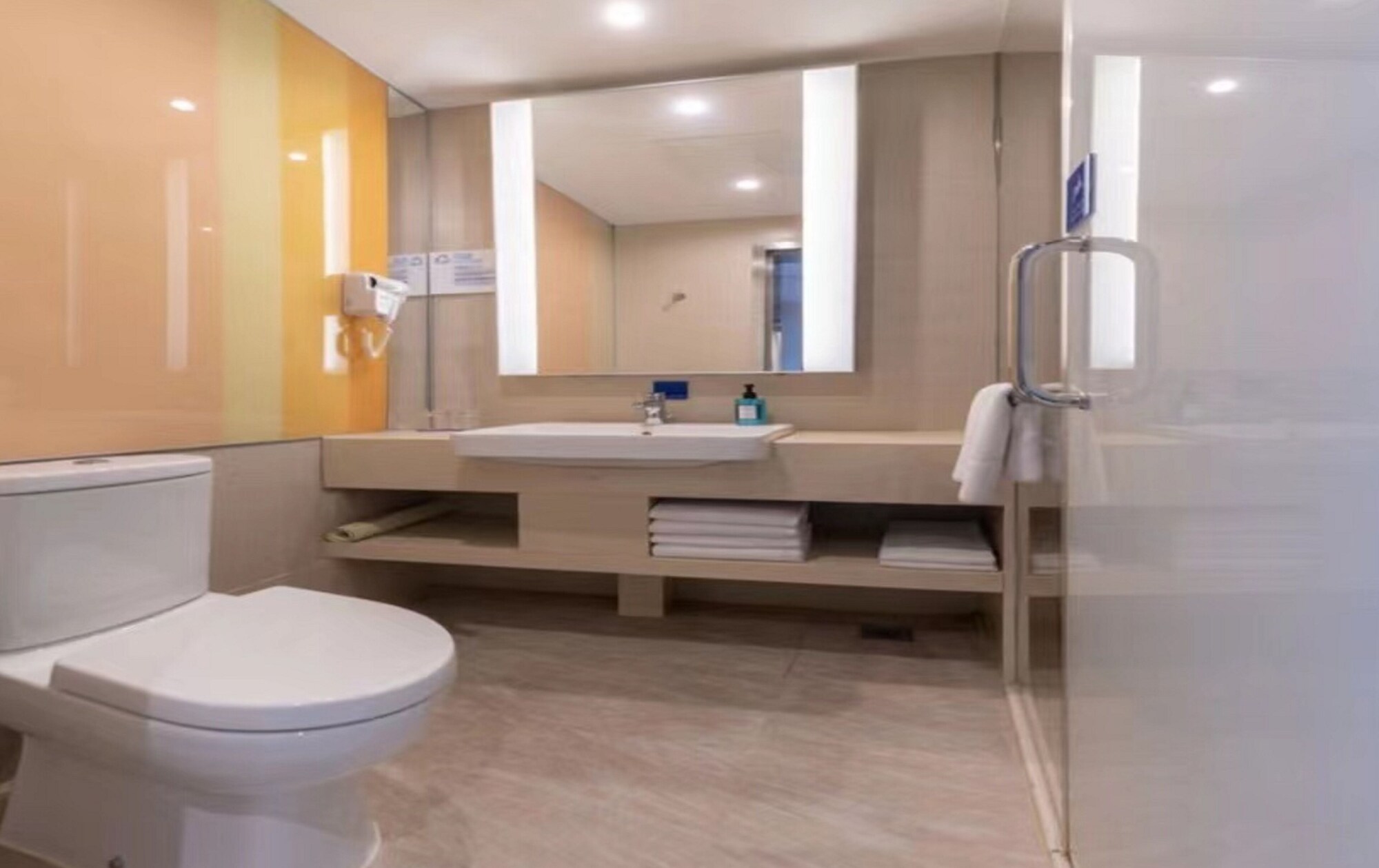 holiday inn express wuhan optical valley an ihg hotel
