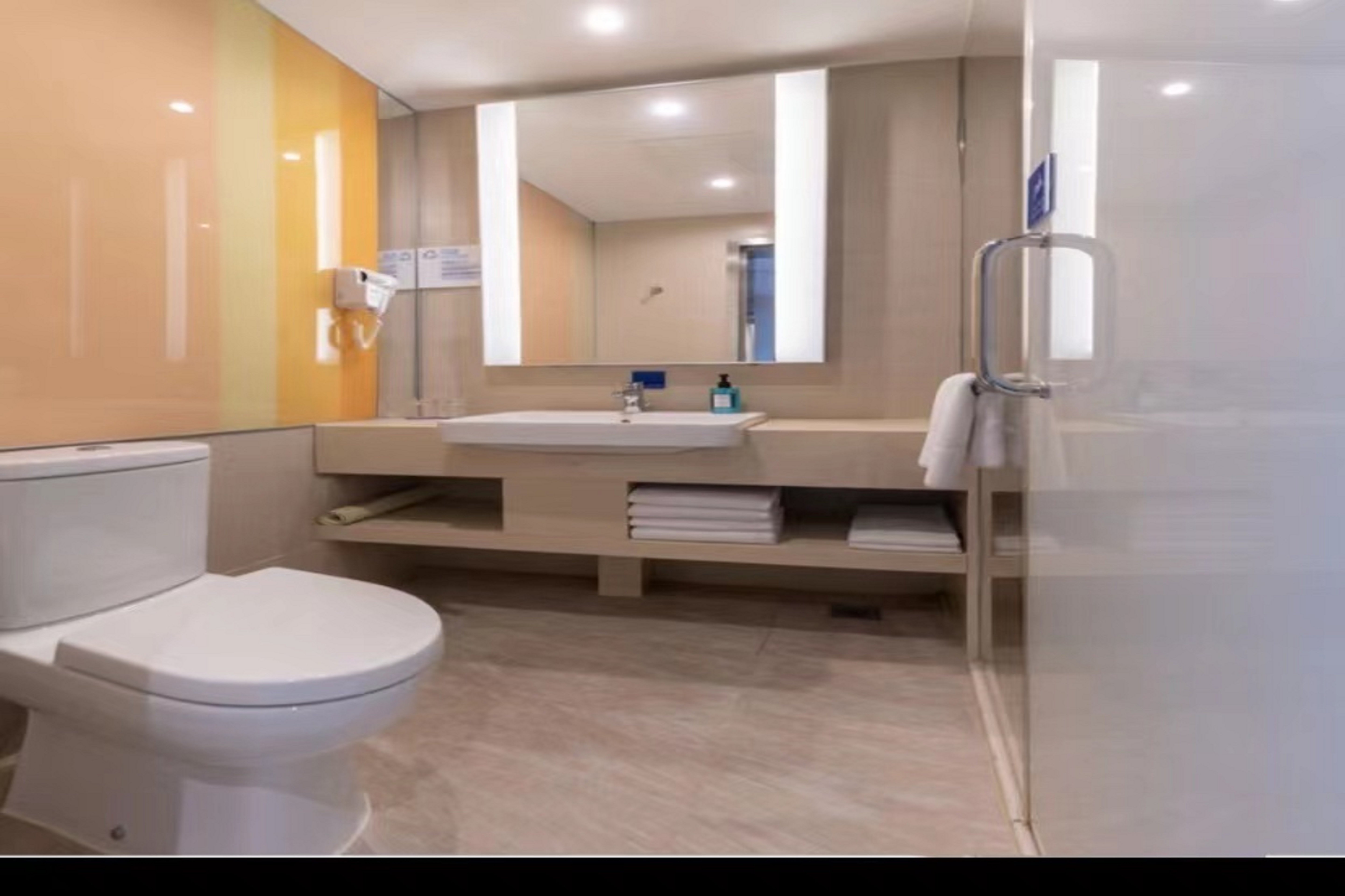 holiday inn express wuhan optical valley an ihg hotel