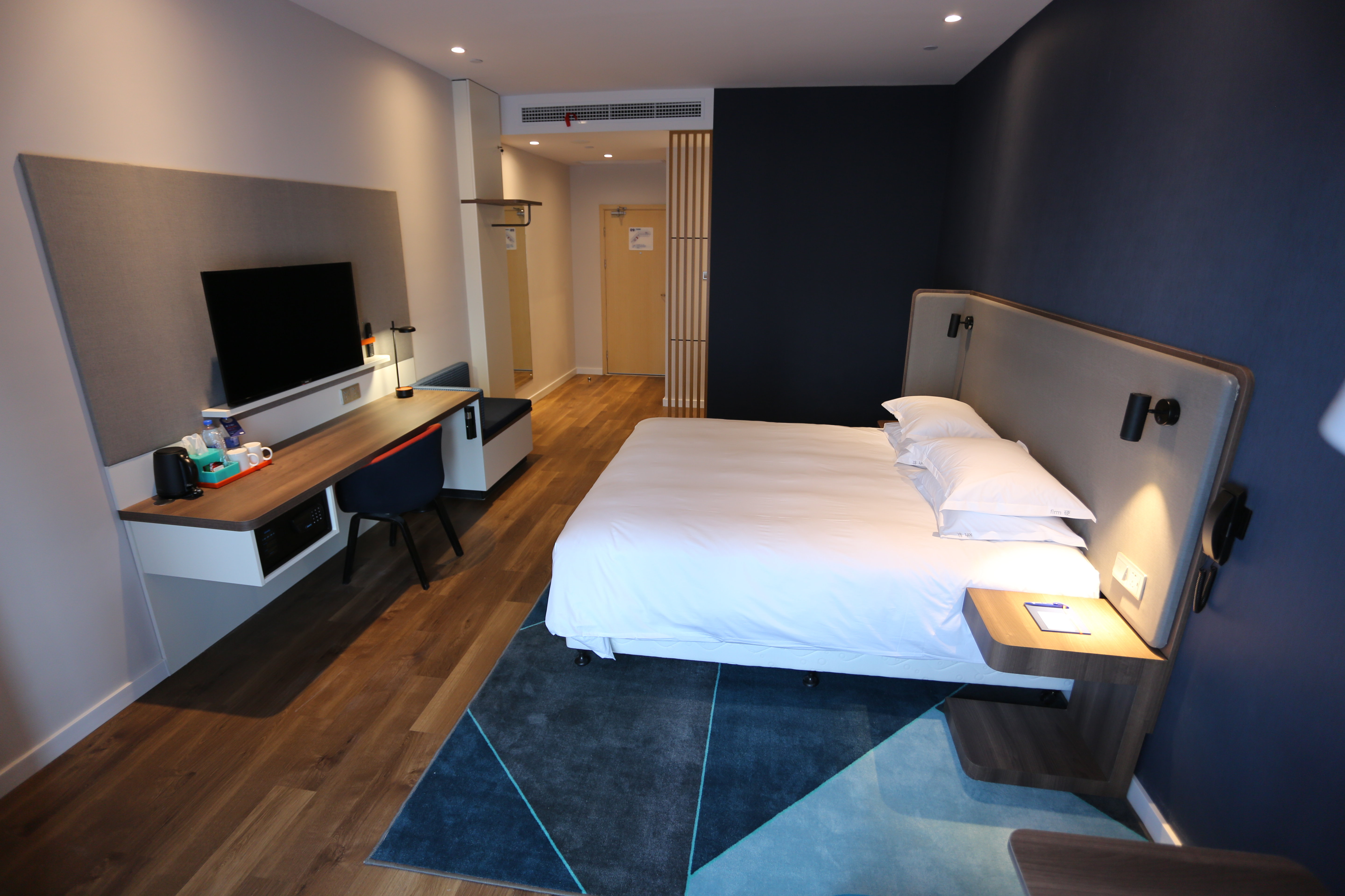 holiday inn express wuhan optical valley an ihg hotel