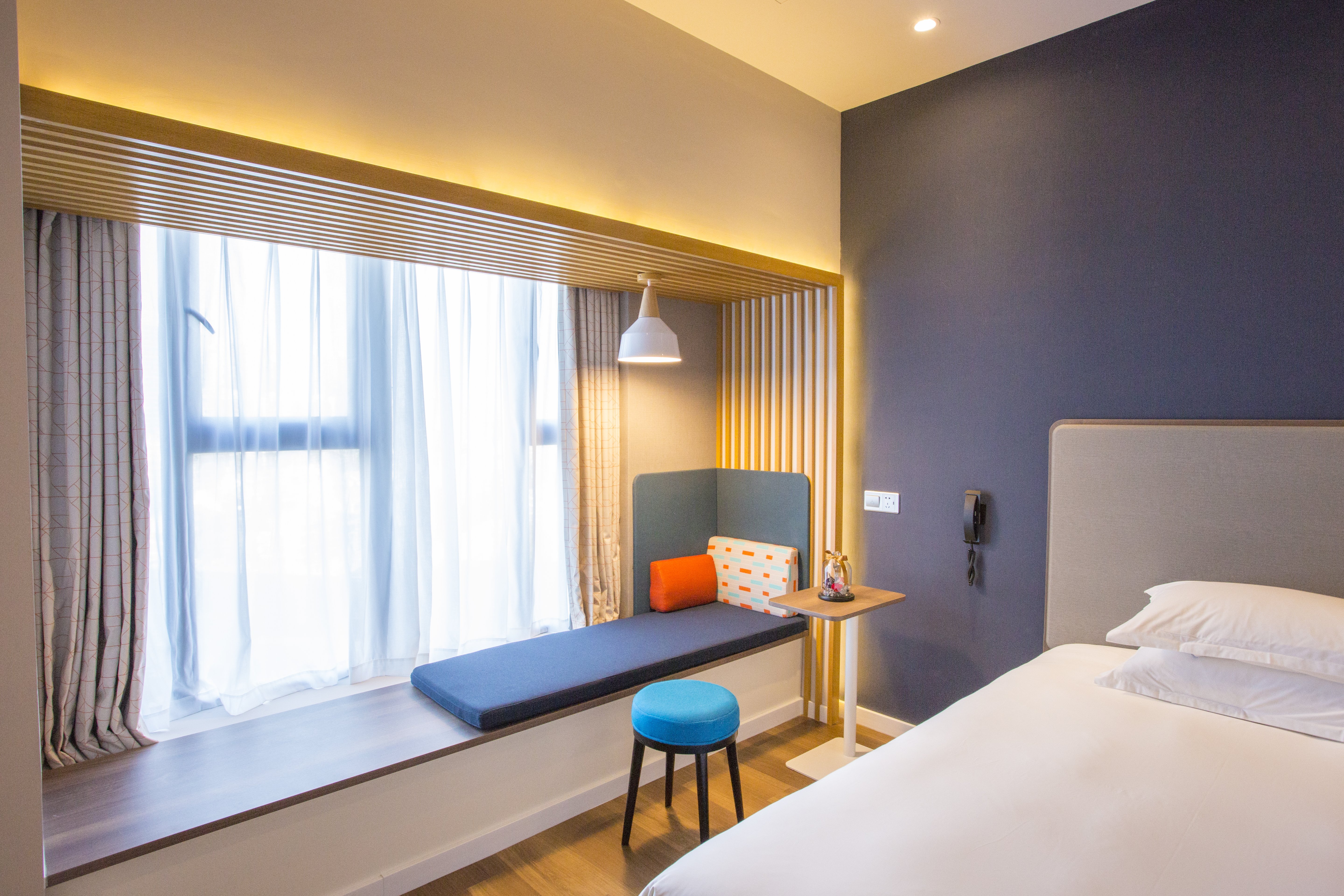 holiday inn express wuhan optical valley an ihg hotel