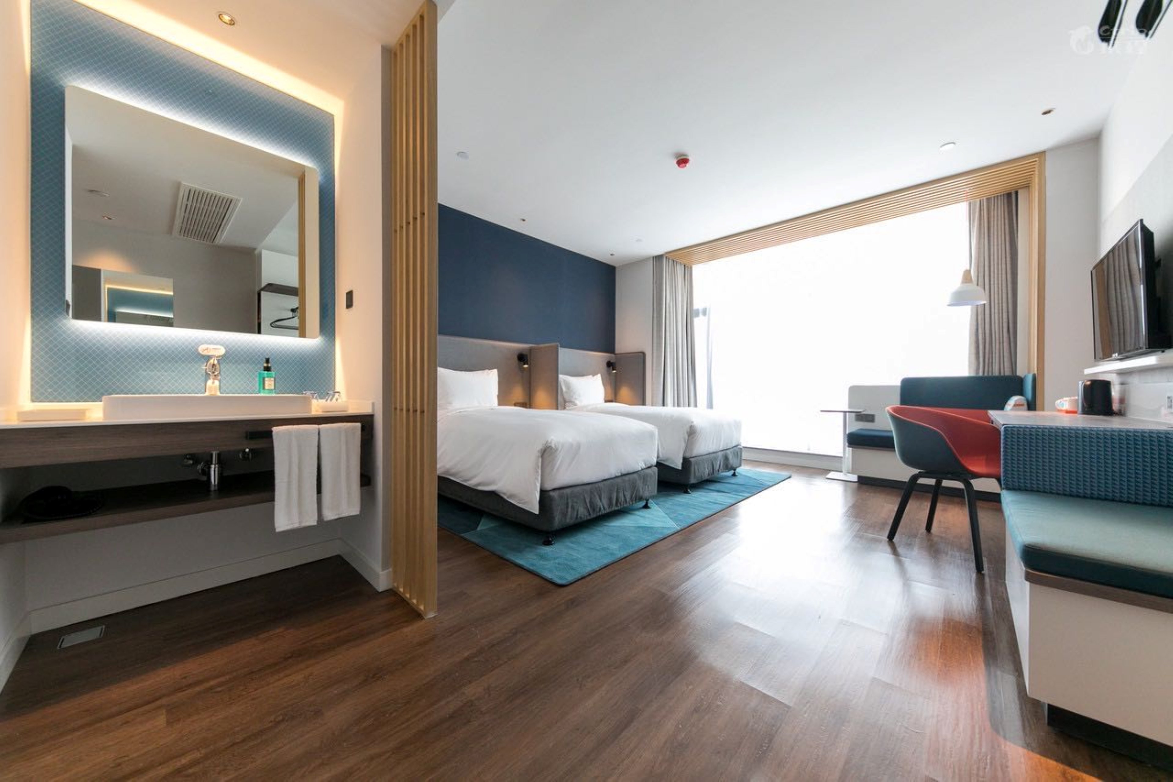 holiday inn express wuhan optical valley an ihg hotel