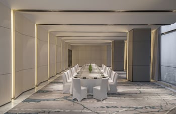 jumeirah nanjing hotel