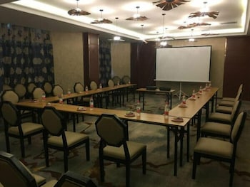 metropolo yining development zone hotel
