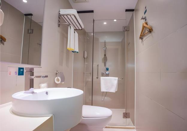 city comfort inn zhanjiang chikan overpass