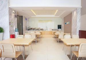 city comfort inn zhanjiang chikan overpass