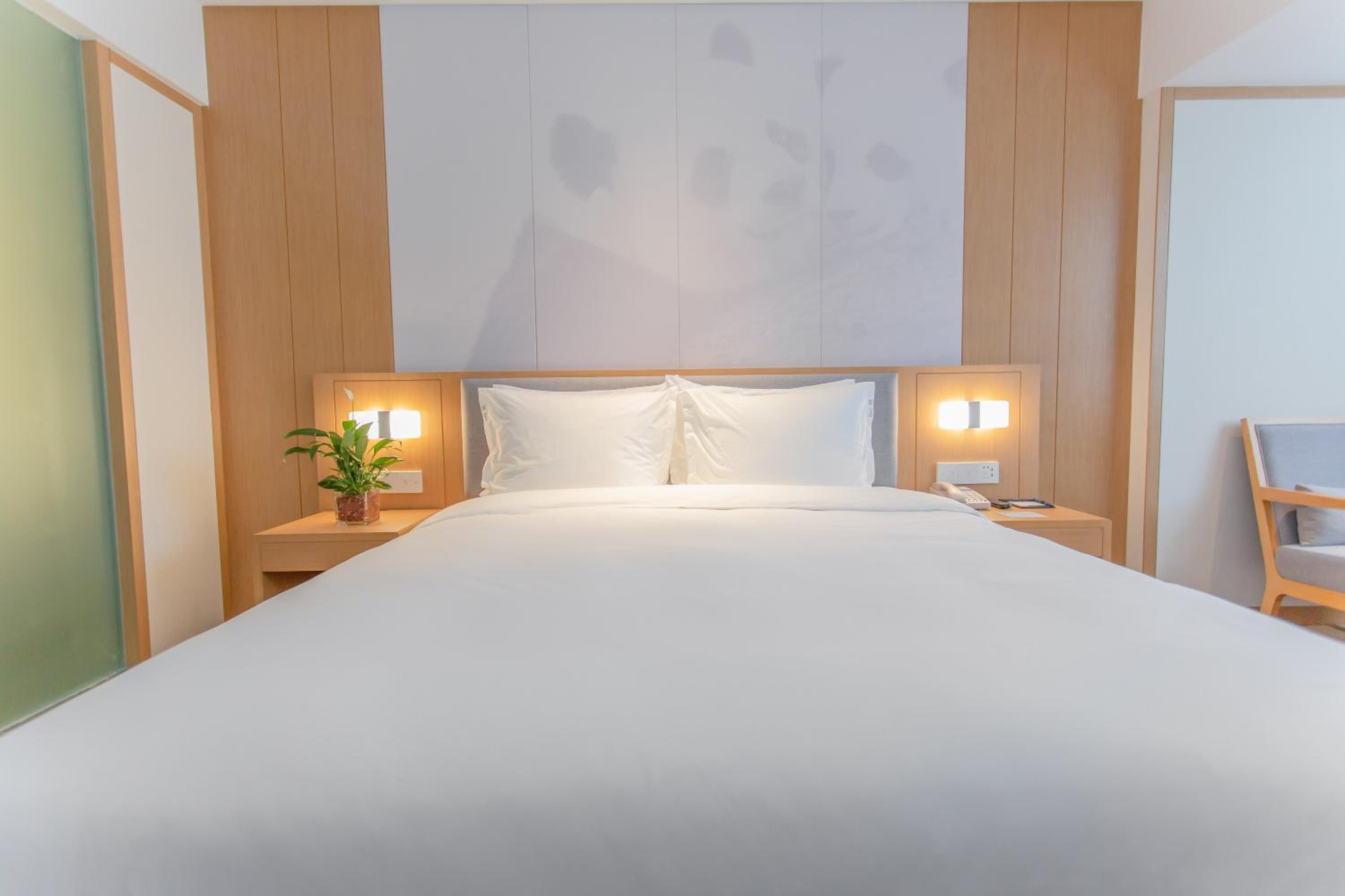 holiday inn express yaan city center an ihg hotel