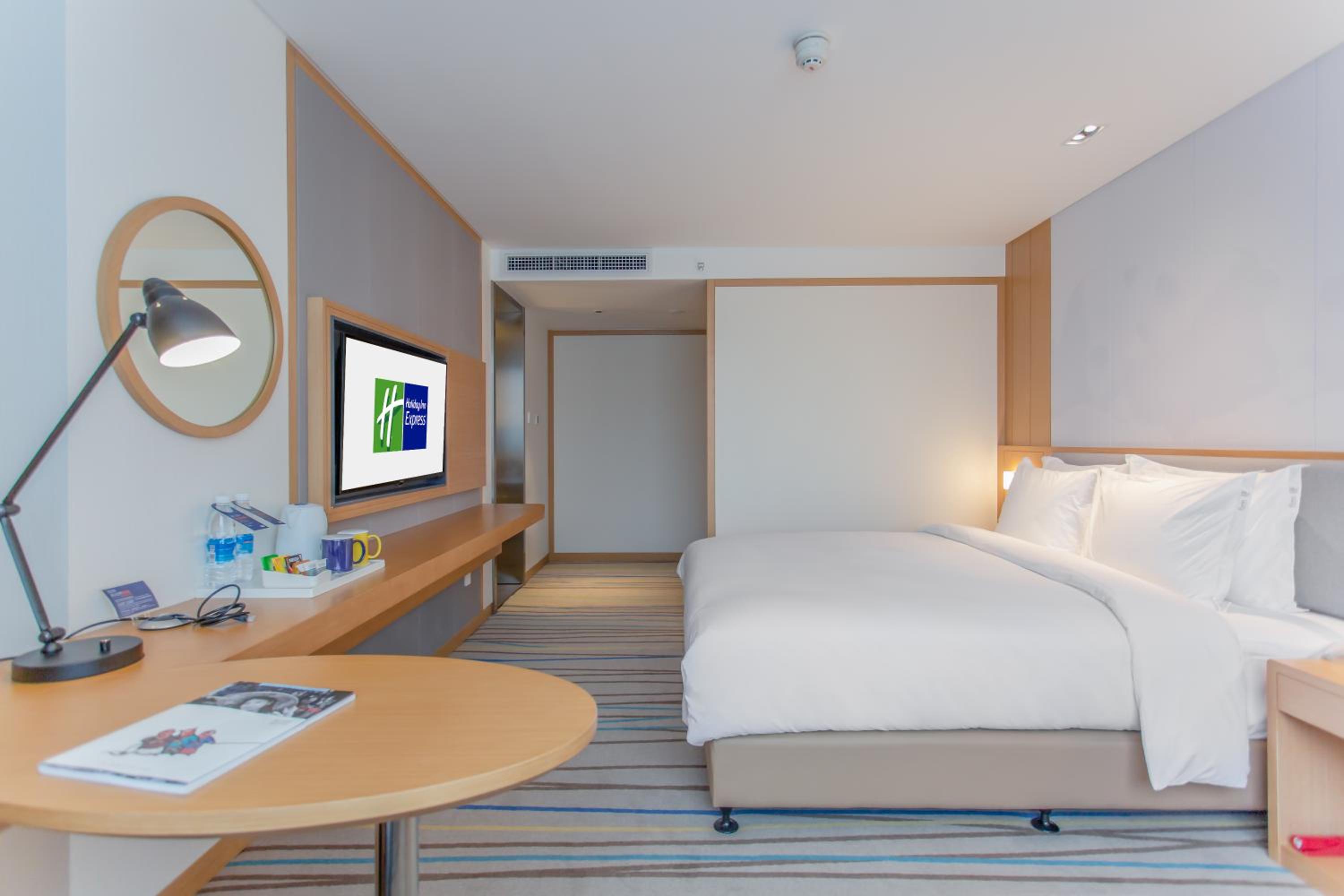 holiday inn express yaan city center an ihg hotel