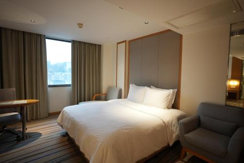 holiday inn express yaan city center an ihg hotel