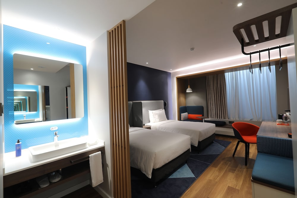 holiday inn express suzhou zhouzhuang ancient town an ihg hotel