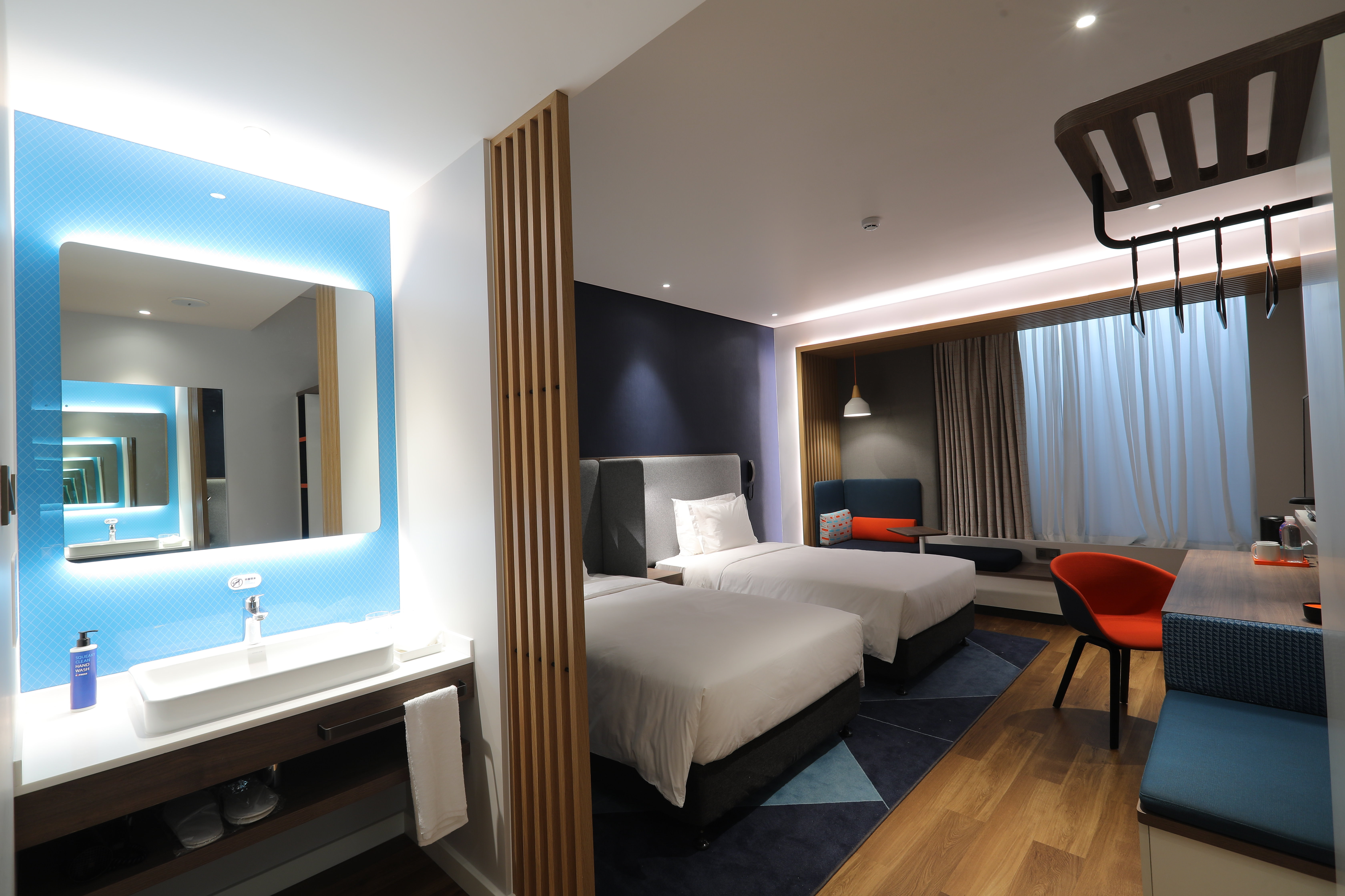 holiday inn express suzhou zhouzhuang ancient town an ihg hotel