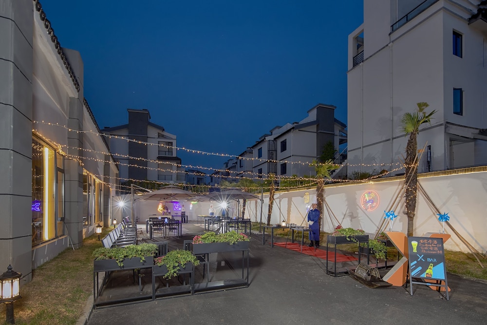 holiday inn express suzhou zhouzhuang ancient town an ihg hotel