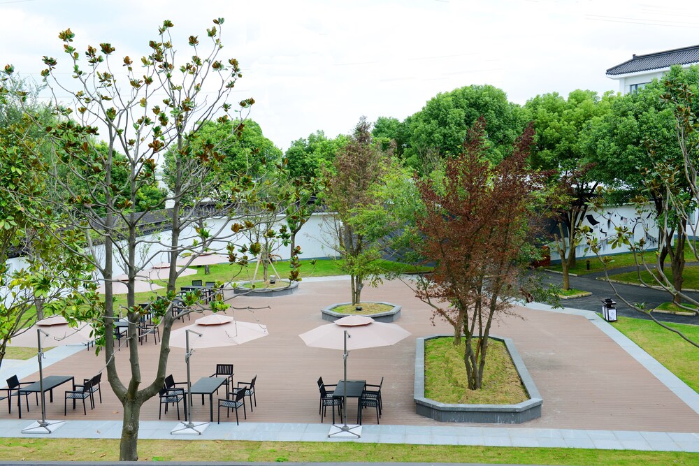 holiday inn express suzhou zhouzhuang ancient town an ihg hotel