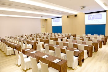 holiday inn express suzhou zhouzhuang ancient town an ihg hotel