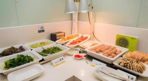 city comfort inn liuzhou railway station