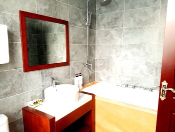 the brigh eco hotel yantai