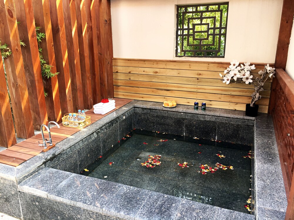 the brigh eco hotel yantai