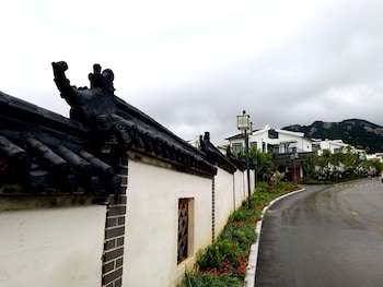 the brigh eco hotel yantai