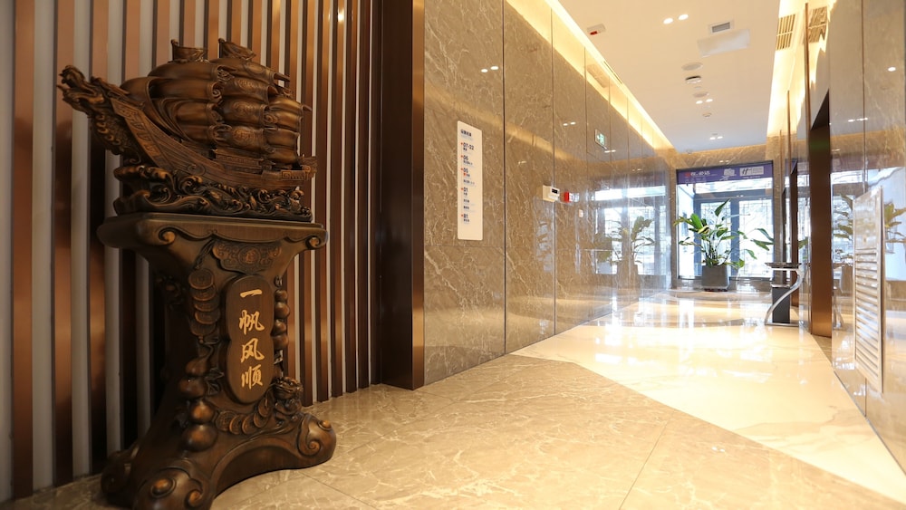 holiday inn express linyi riverside an ihg hotel