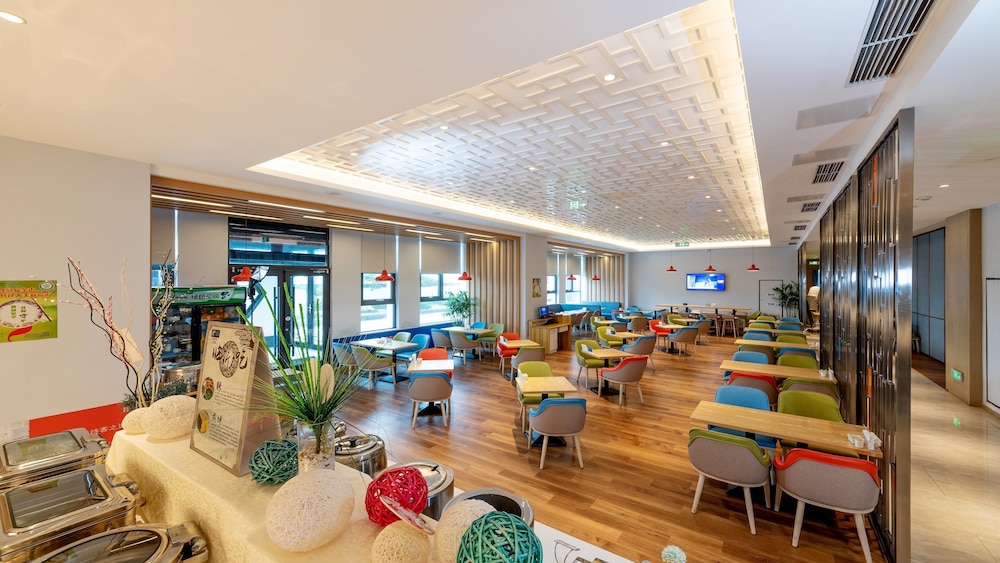 holiday inn express linyi riverside an ihg hotel