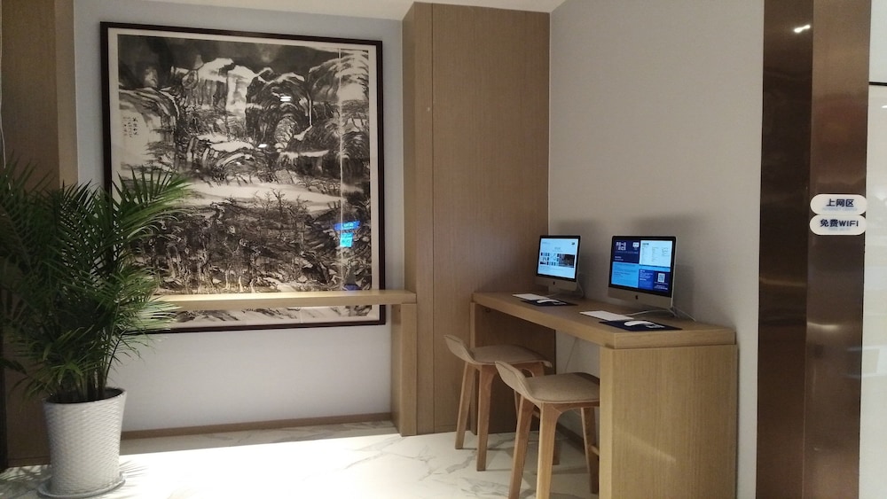 holiday inn express linyi riverside an ihg hotel