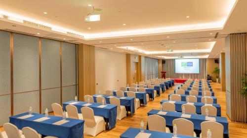 holiday inn express linyi riverside an ihg hotel