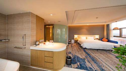 holiday inn express linyi riverside an ihg hotel