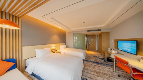holiday inn express linyi riverside an ihg hotel
