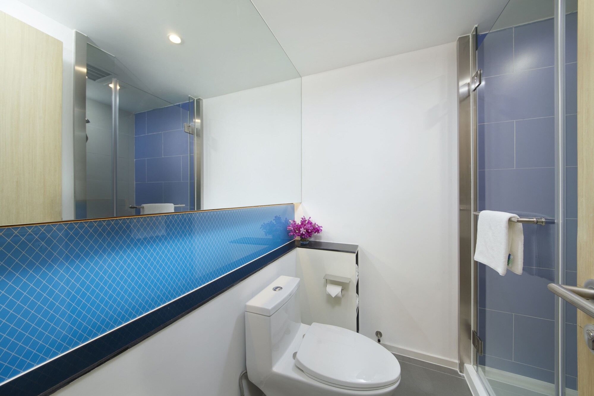 holiday inn express zhangjiagang east an ihg hotel