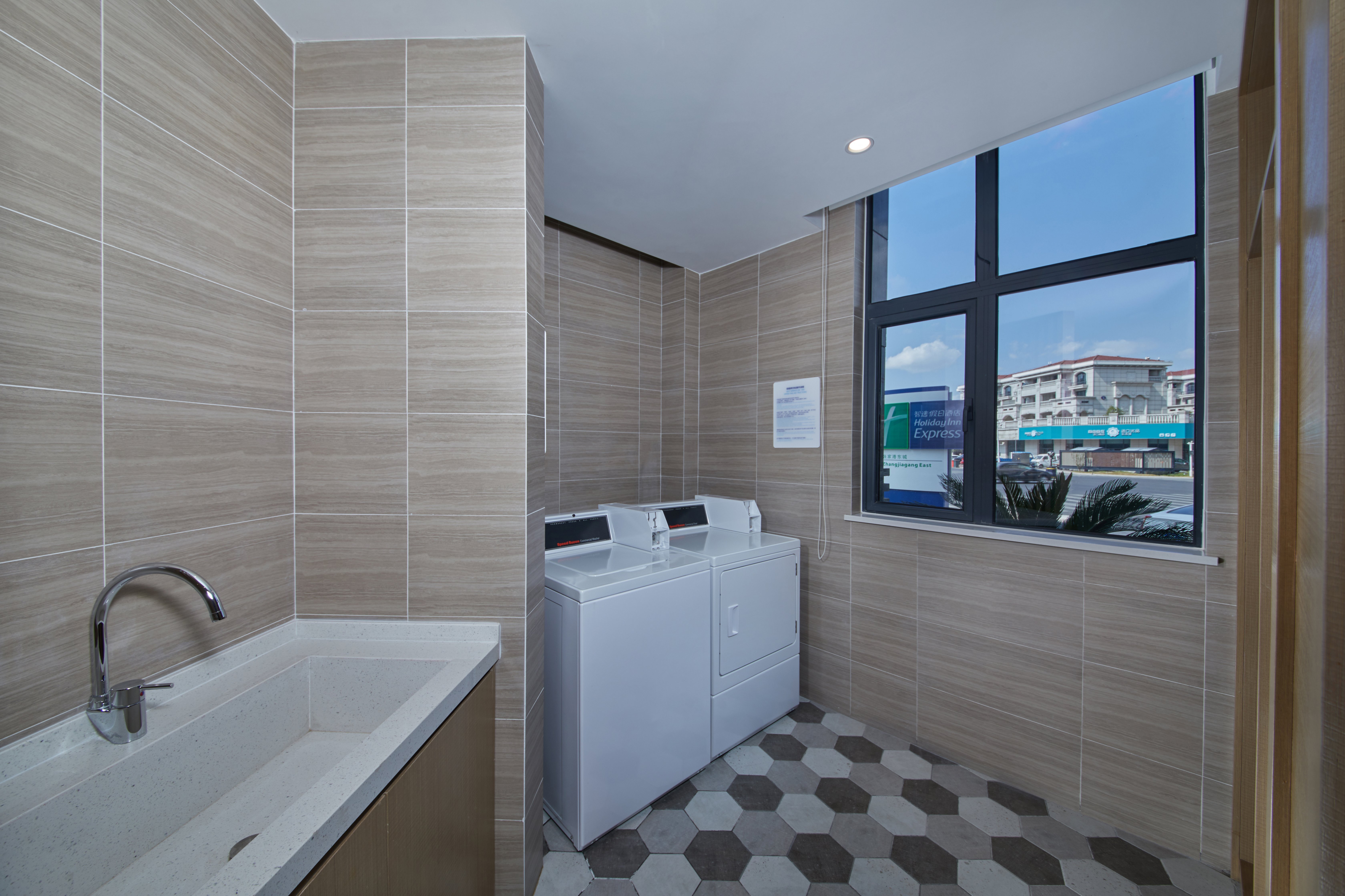 holiday inn express zhangjiagang east an ihg hotel