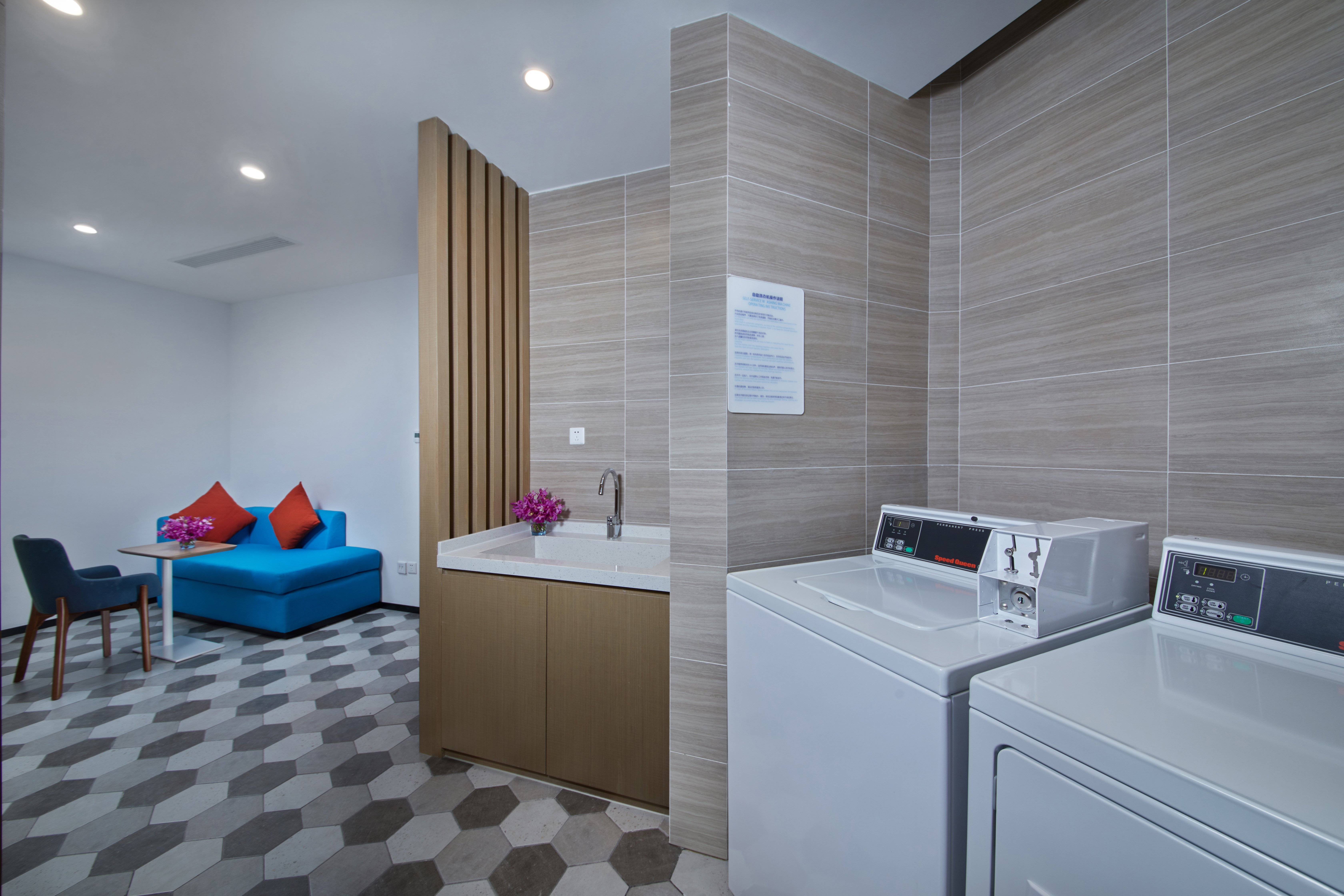 holiday inn express zhangjiagang east an ihg hotel