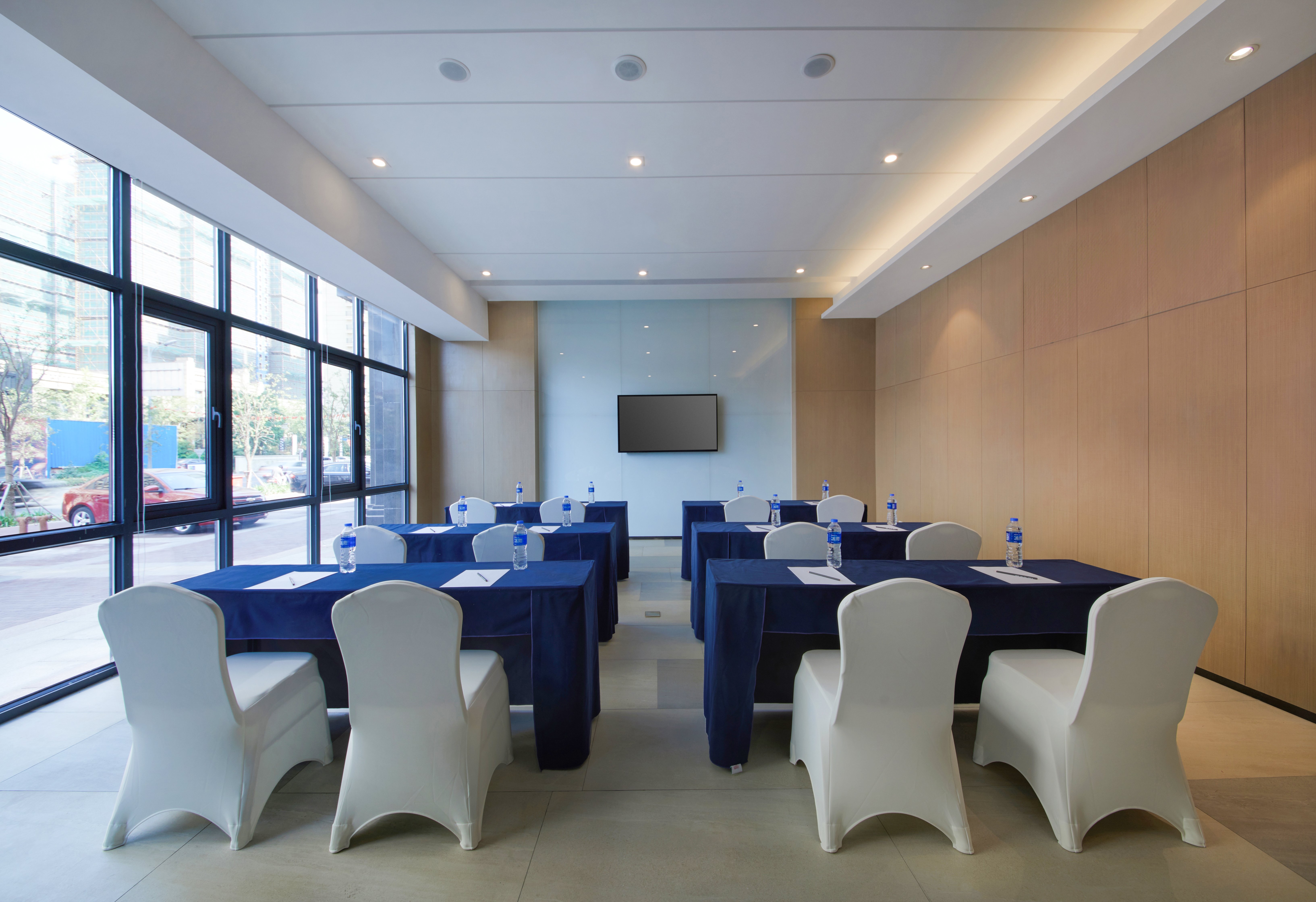 holiday inn express zhangjiagang east an ihg hotel