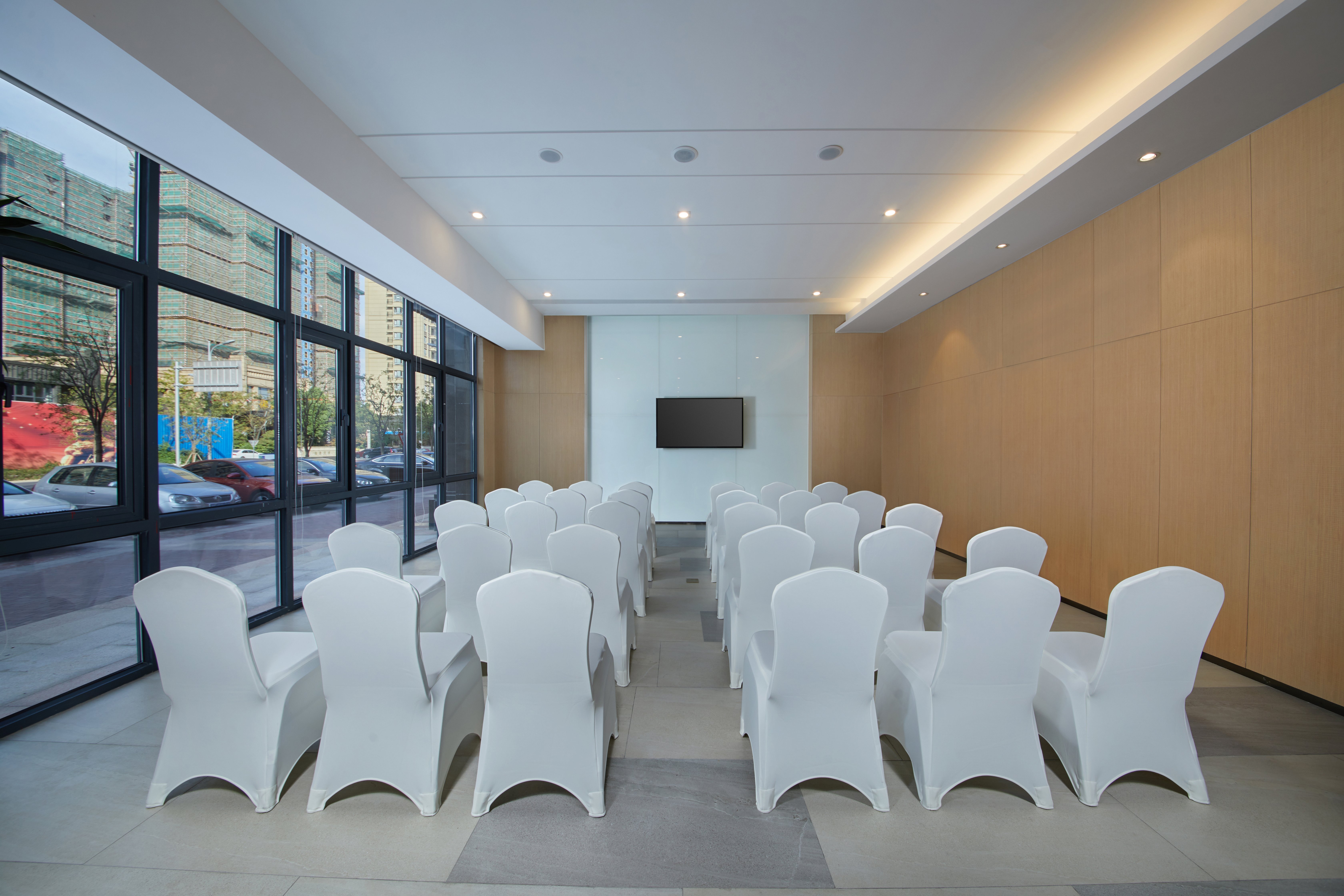 holiday inn express zhangjiagang east an ihg hotel
