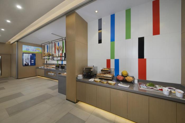 holiday inn express zhangjiagang east an ihg hotel