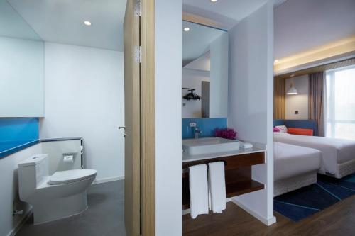 holiday inn express zhangjiagang east an ihg hotel