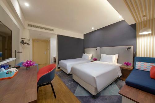 holiday inn express zhangjiagang east an ihg hotel