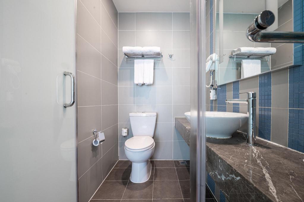 holiday inn express qingdao west coast an ihg hotel
