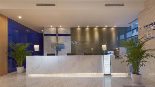 holiday inn express qingdao west coast an ihg hotel