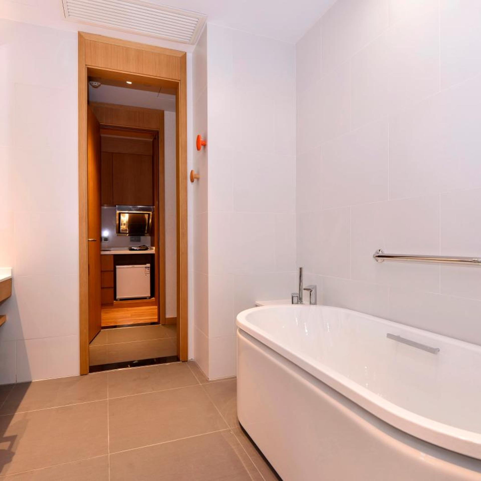 holiday inn express luanchuan