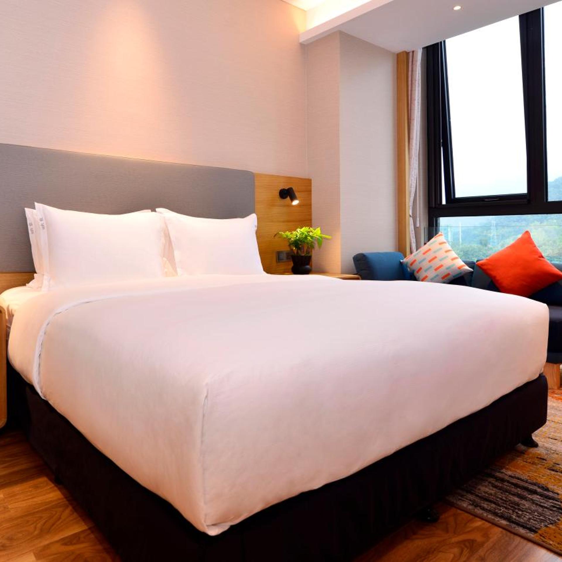 holiday inn express luanchuan