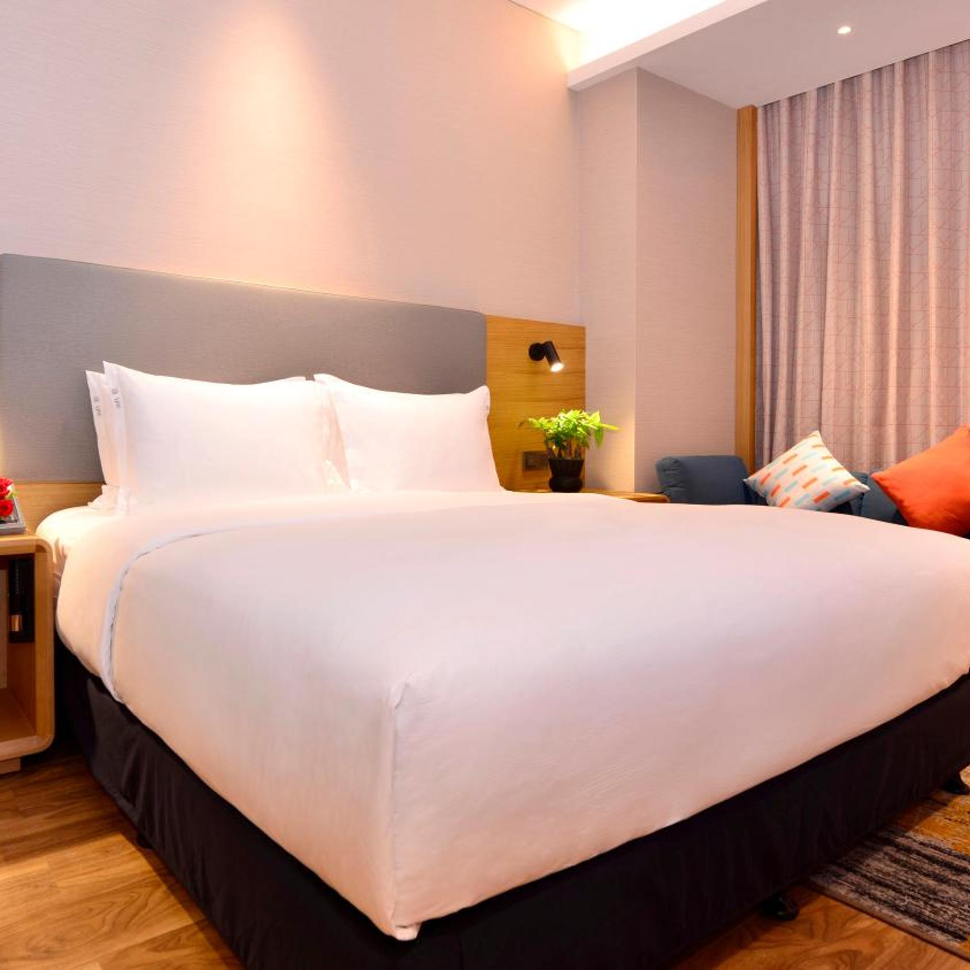 holiday inn express luanchuan
