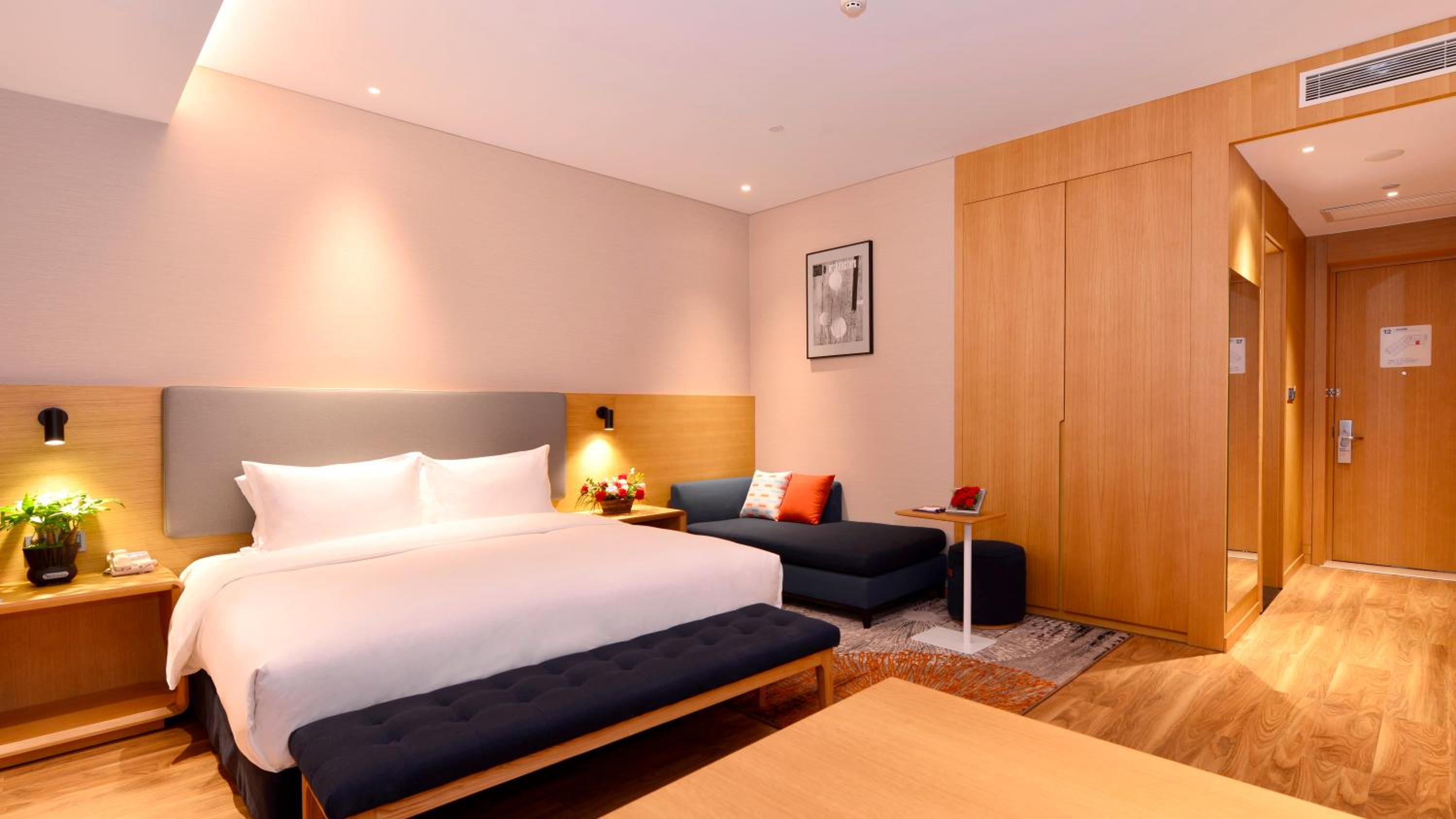 holiday inn express luanchuan