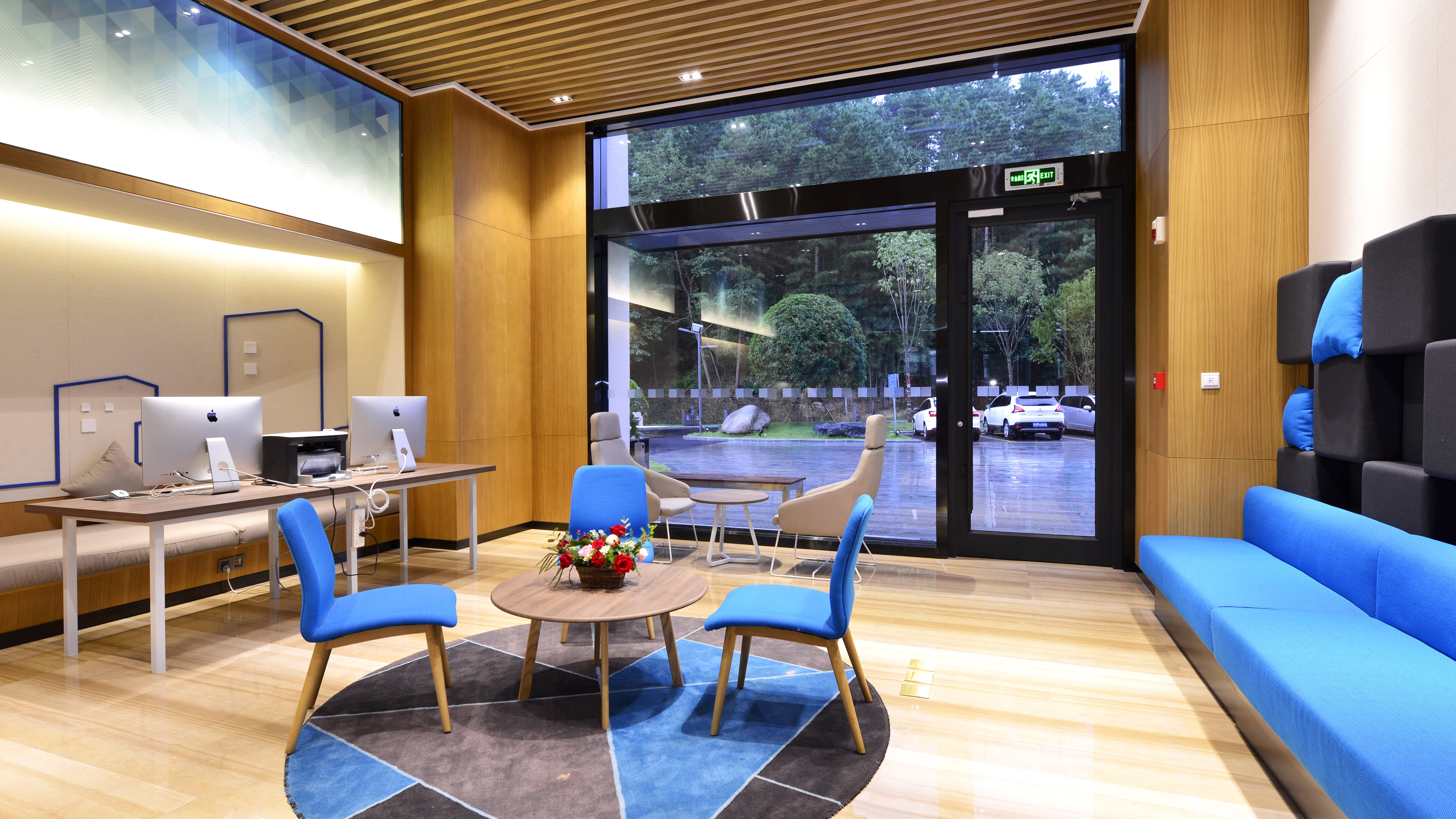 holiday inn express luanchuan