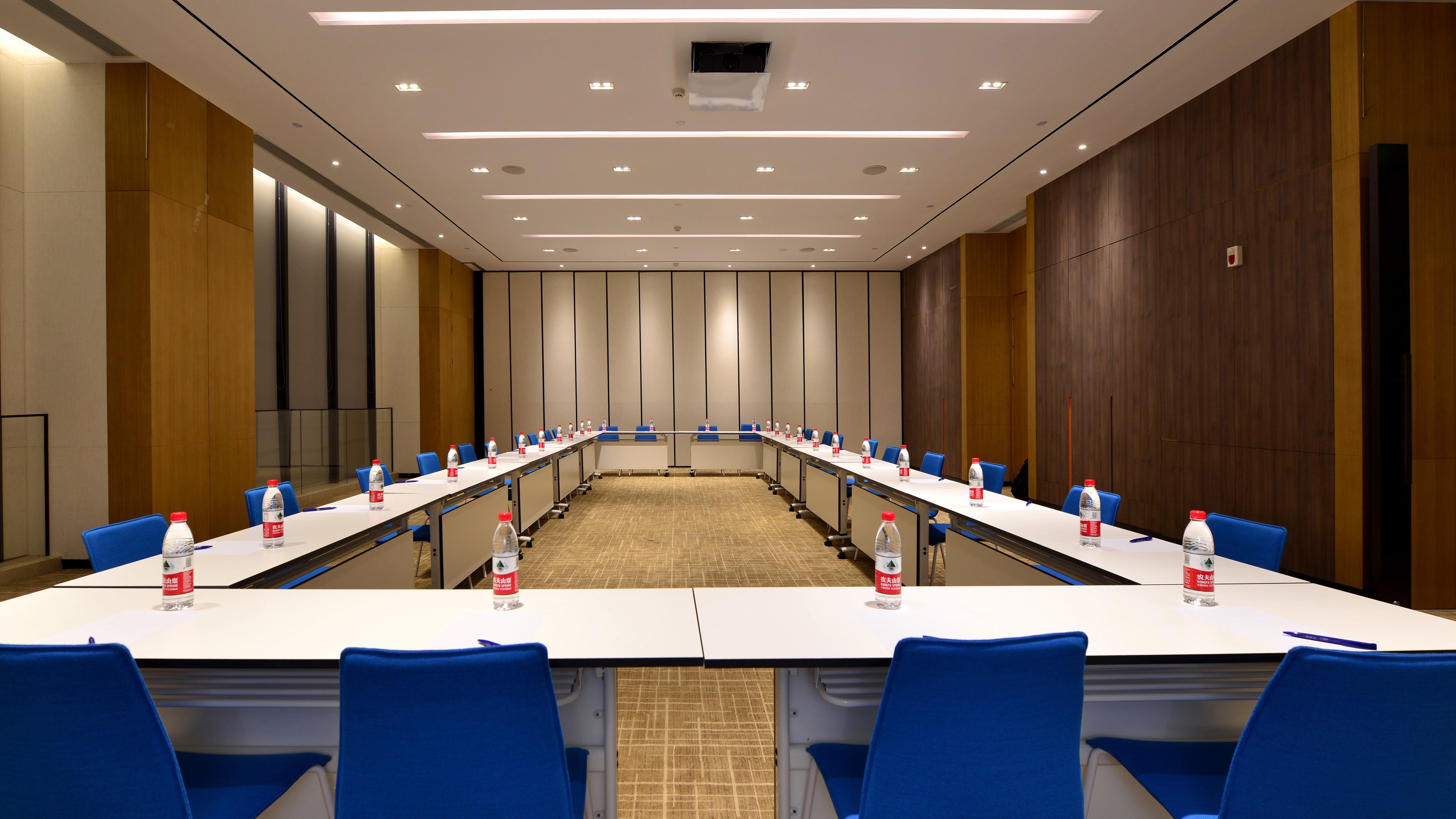 holiday inn express luanchuan