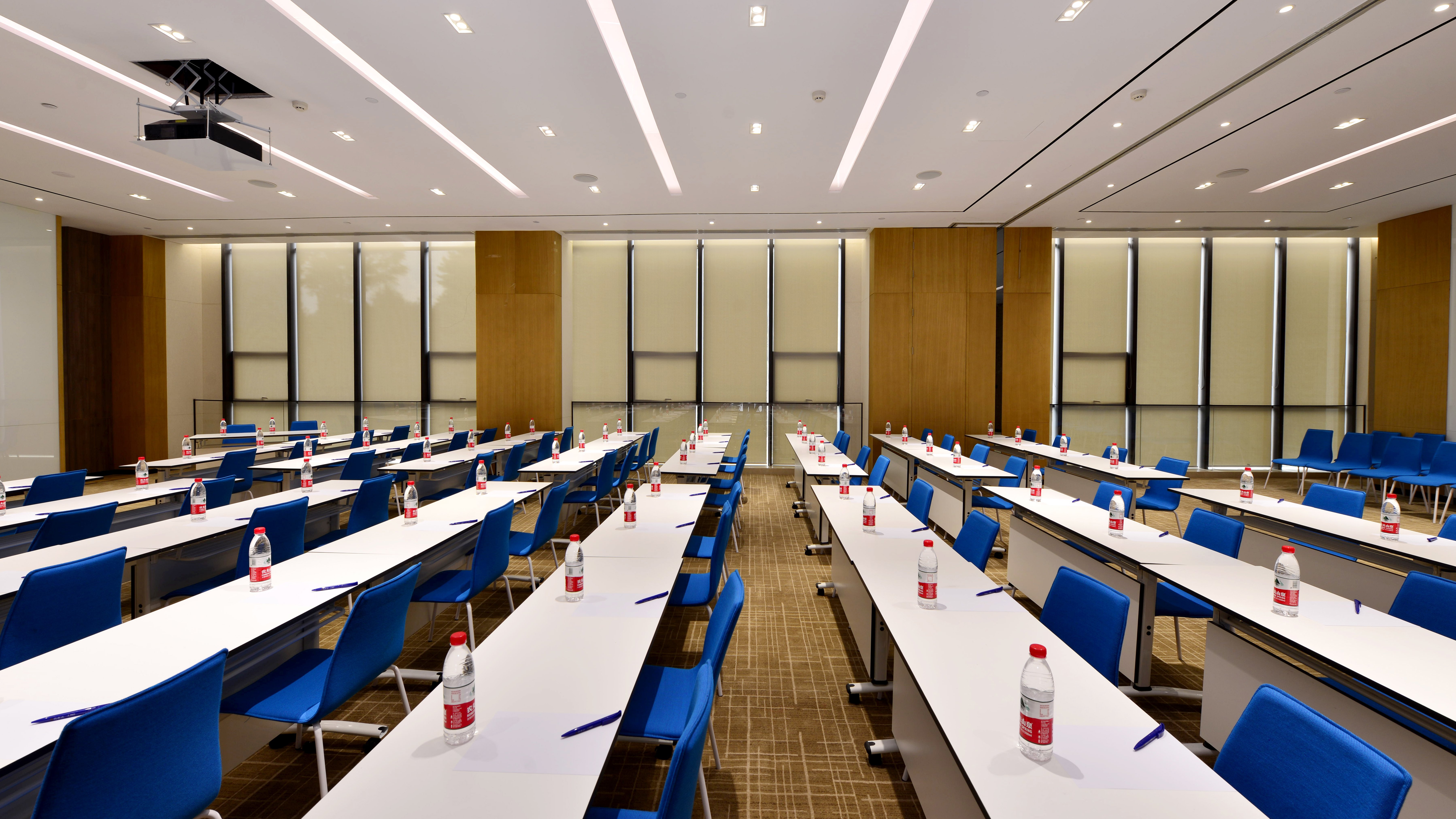 holiday inn express luanchuan