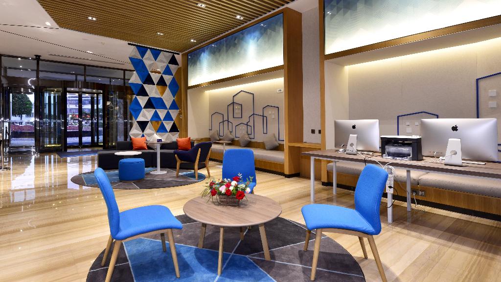 holiday inn express luanchuan