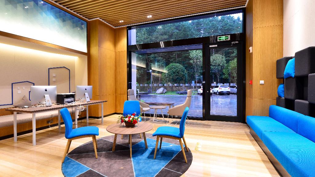 holiday inn express luanchuan